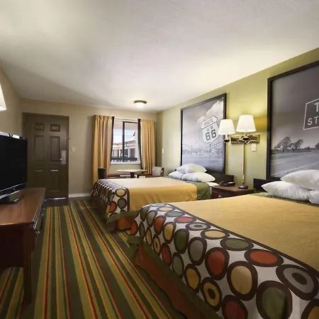 Super 8 By Wyndham Childress-3