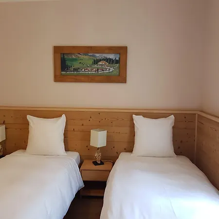 Hotel De Geneve-2