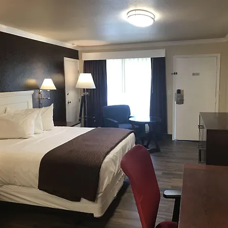 Abby'S Anaheimer Inn - Across Disneyland Park-3