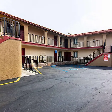 Econo Lodge Long Beach I-405-3