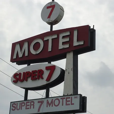 Super 7 Motel London-3