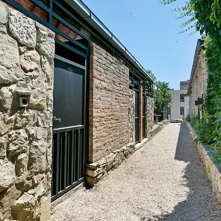 Garden Apartment Hotel-2