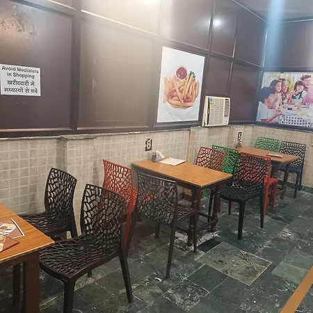 Hotel Sidhartha Walking Distance From Tajmahal-3