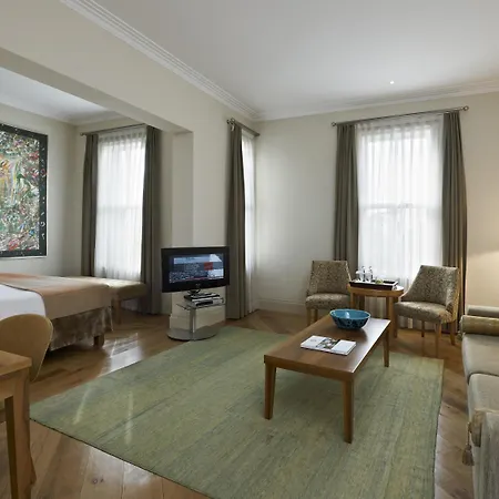 Tomtom Suites-2