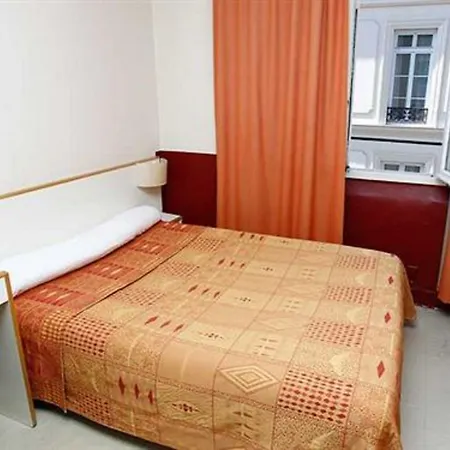 Hotel Du Pont Neuf-3