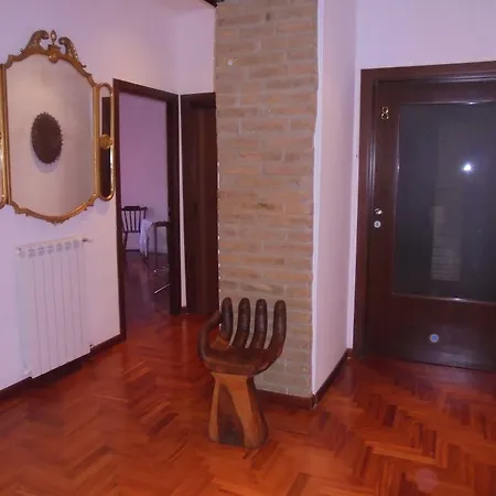 Max House-3