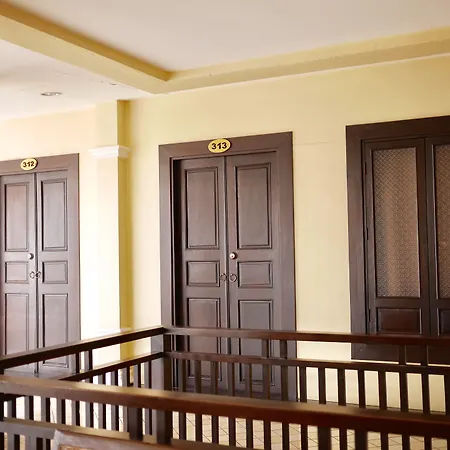 Na Thapae Hotel-2
