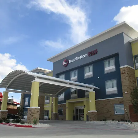 Best Western Plus Lampasas Inn & Suites-2