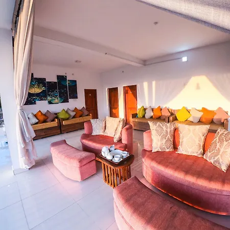 Romance Hills Hotel-2