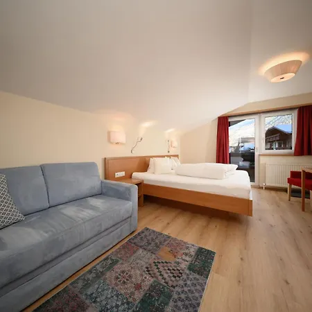 Hotel Garni Maria Theresia - Official Oetztal Summer Card Partner-3