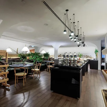 Radisson Collection Hotel, Old Mill Belgrade-3