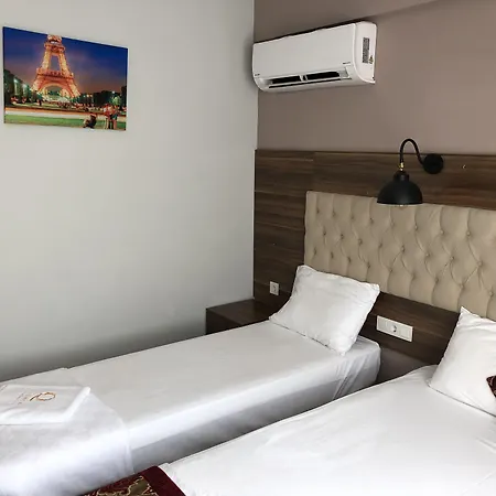 The Reina Hotel-3