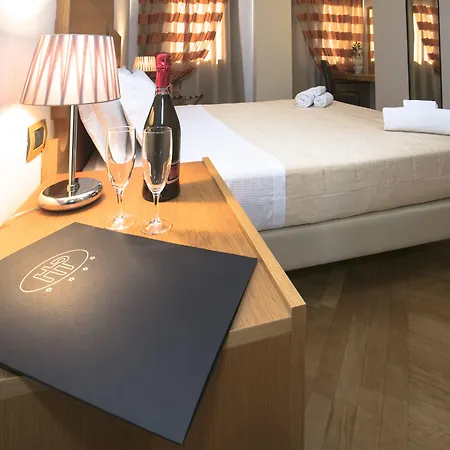 Hotel Penthouse-2