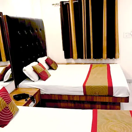 Hotel Crystal Deluxe At New Delhi Railway Station-3