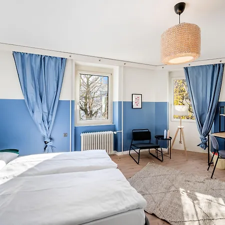Becozy Self Check-in Hotel Basel an der Messe-3