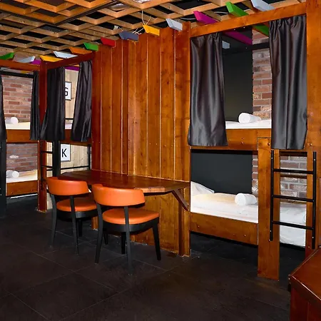 Amsterdam Teleport Hotel - Free Parking-3