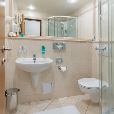 Kontakt Wellness Hotel-2