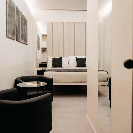 Room 230 Roma Luxury Suites-2