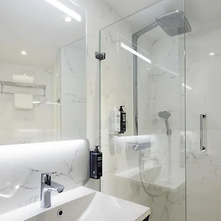 Ibis Styles Amsterdam Central Station-3