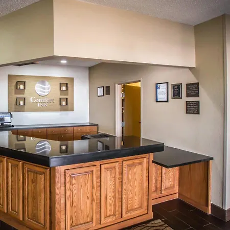 Comfort Inn Morris I-80-2