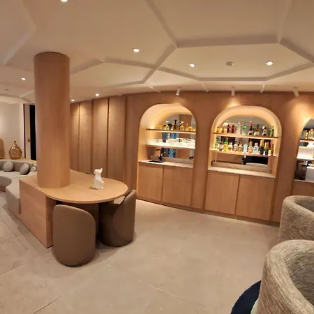 Mercure Paris Arc De Triomphe Wagram-3