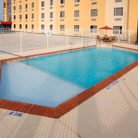 Red Roof Inn & Suites Beaumont-2
