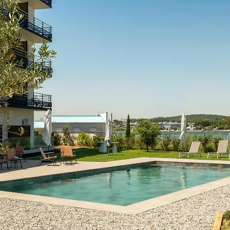 Golden Tulip Hotel & Rooftop Martigues Provence-2