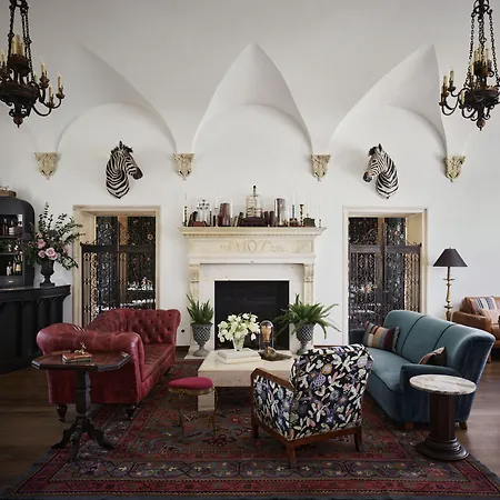 Commodore Perry Estate, Auberge Collection-2