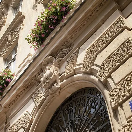 Hotel De L'Arcade-3