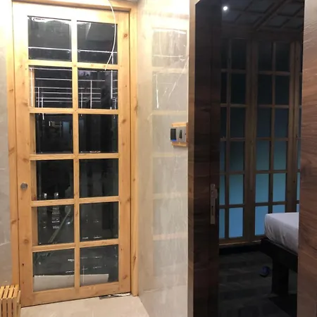 Hotel Rooms Dadar Near Station-2