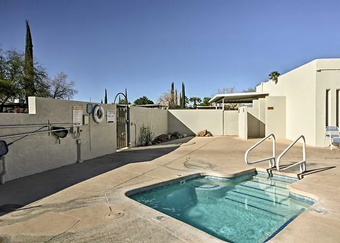 Green Valley Townhome W/ Patio & Resort Amenities