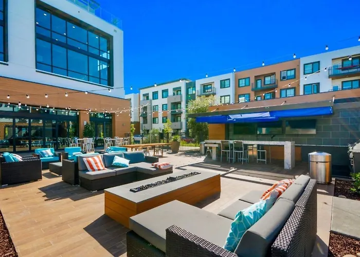 Churchill Living At Anton Menlo