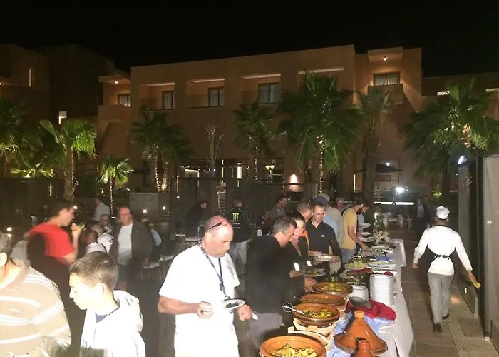 Oasis Palm Hotel