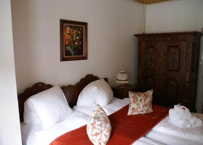 Historisches Hotel Piz Ela Berguen
