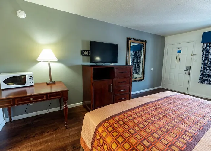 American Inn & Suites Russellville