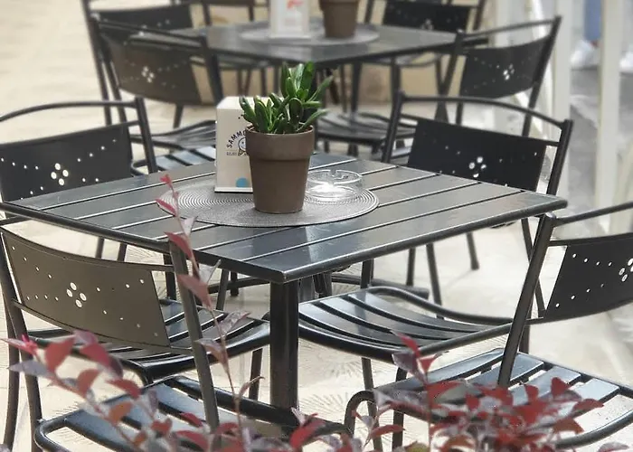 Azur Hotel