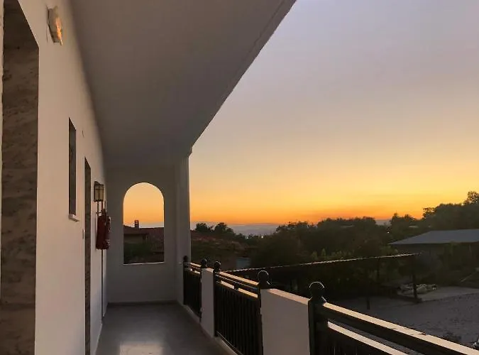 Hotel Avra