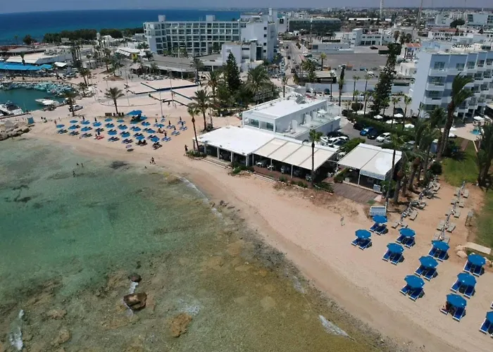 Karousos Beach Rooms