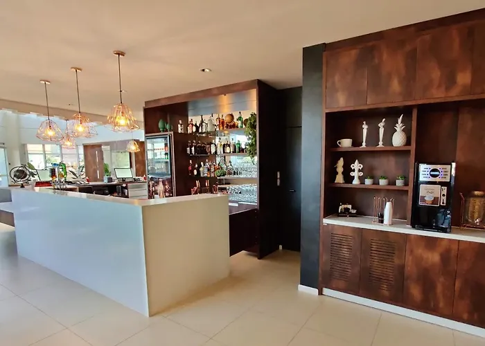 Mogano Express Hotel - PET FRIENDLY e ELETROPOSTO