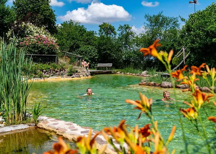 Landhotel Gut Wildberg Mit Badeteich Und Grossem Garten