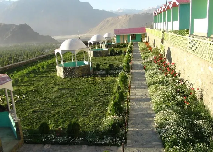 Hotel Mountain Lodge Skardu