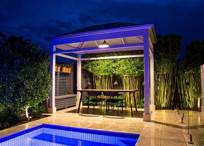 Hollidge House 5 Star Luxury Apartments