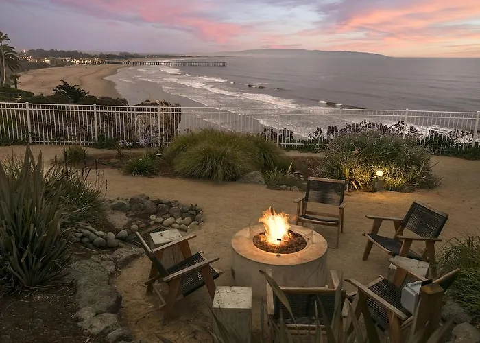 Cottage Inn By The Sea