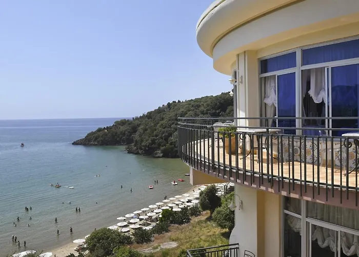 Summit Hotel