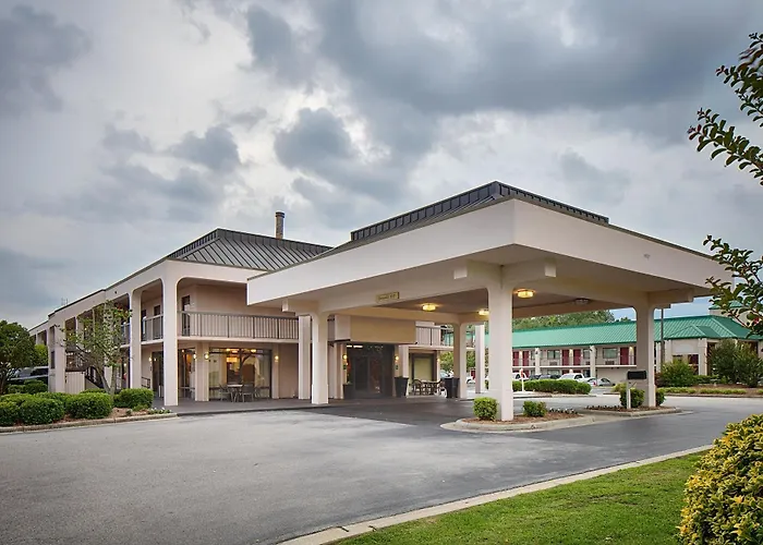 Baymont By Wyndham Fayetteville