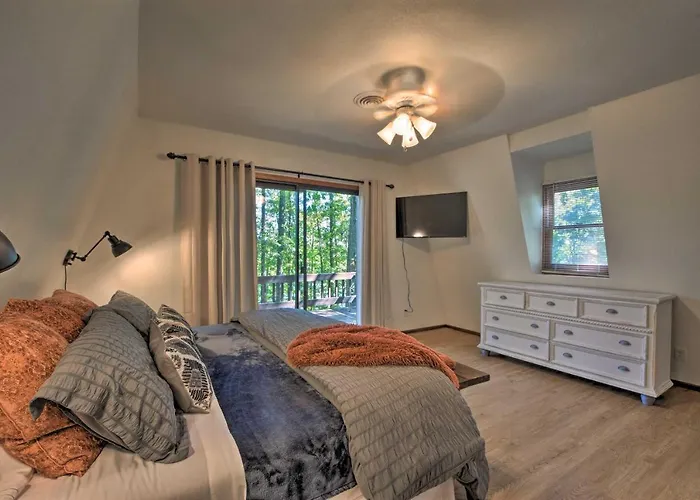 Lake Hartwell Home W/ Dock < 10 Miles To Clemson!