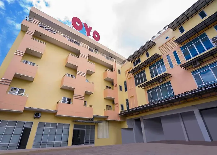 Oyo 2695 D'Es Guest House