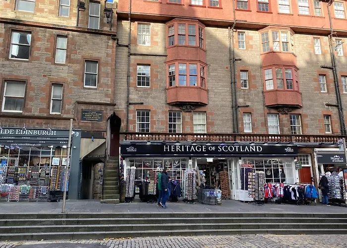 Royal Mile Romance By Edinburgh Heritage Collection