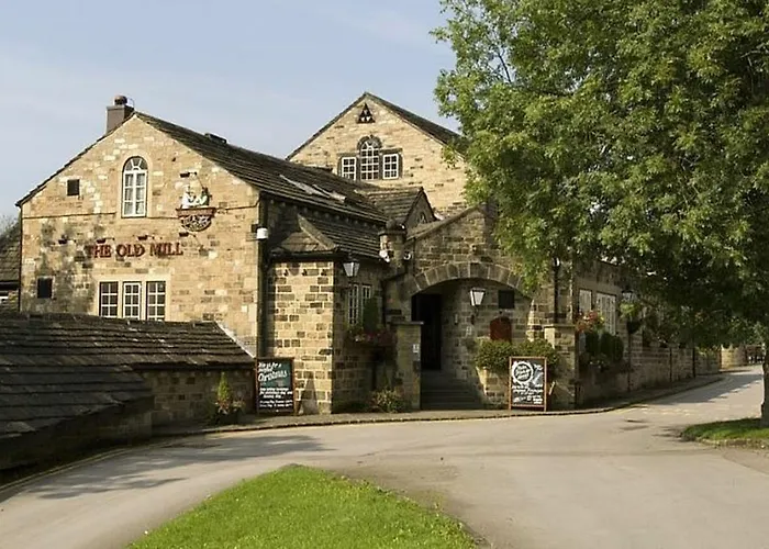 Premier Inn Huddersfield North