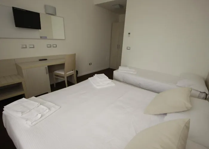 Hotel Paradise Airport